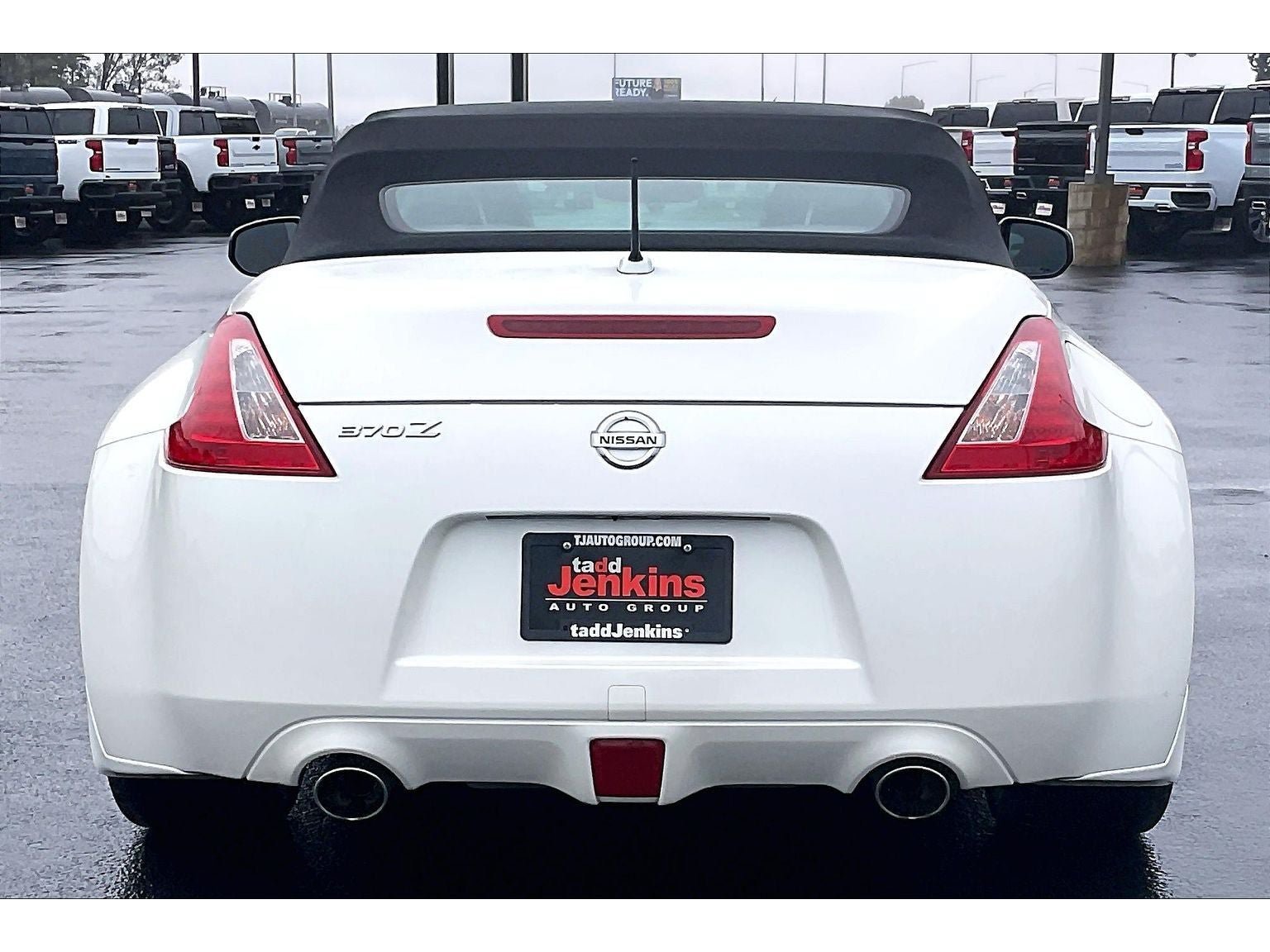 Used 2014 Nissan 370Z Touring w/ Sport Package RWD image 4