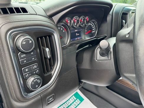 Used 2019 Chevrolet Silverado 1500 LT Trail Boss AWD/4WD image 14
