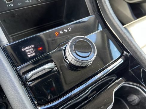 Used 2023 Jeep Grand Cherokee Limited AWD/4WD image 15