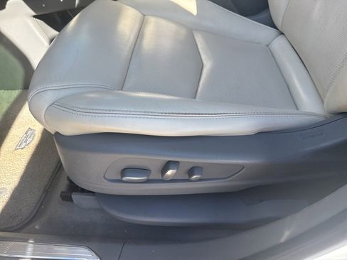 Used 2018 Cadillac XT5 Luxury w/ Driver Awareness Package image 8