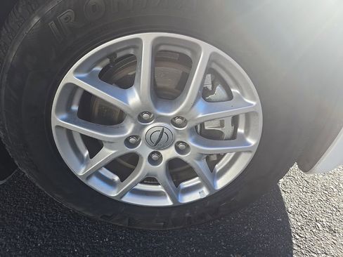 Used 2023 Chrysler Voyager LX image 35