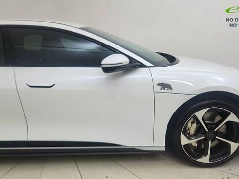 Used 2024 Lucid Air Touring AWD/4WD image 7