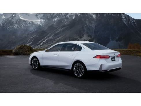 New 2027 BMW 530i w/ Premium Package RWD image 2