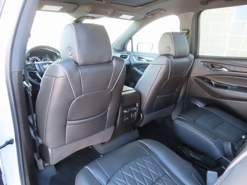 Used 2024 Buick Enclave Avenir w/ Avenir Technology Package image 34