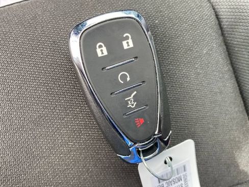 Used 2023 Chevrolet Equinox RS w/ LPO, Floor Liner Package FWD image 25