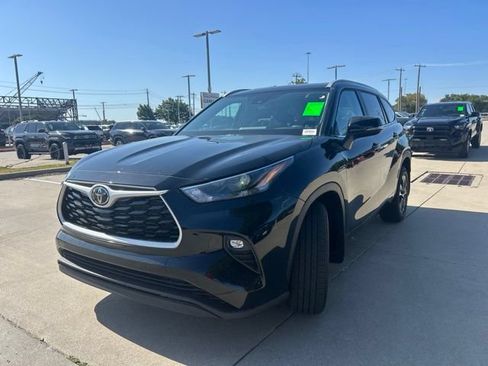 Used 2026 Toyota Highlander XLE AWD/4WD image 8