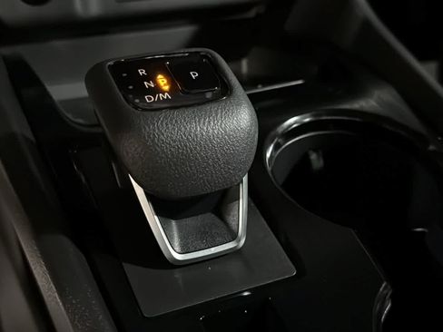 Used 2024 Nissan Rogue SV w/ SV Premium Package AWD/4WD image 18