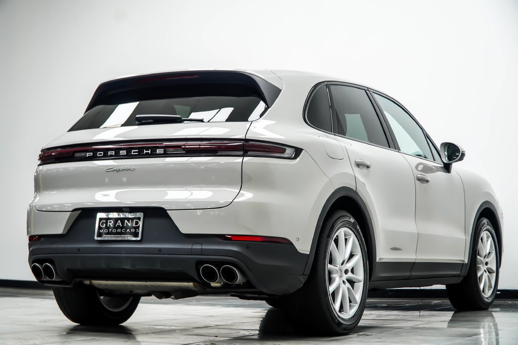 Used 2024 Porsche Cayenne w/ Premium Package Plus (PFM) AWD/4WD image 18