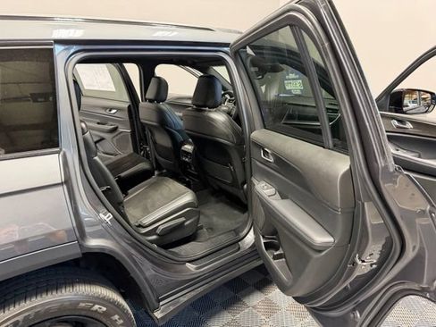 Used 2023 Jeep Grand Cherokee L Laredo AWD/4WD image 27