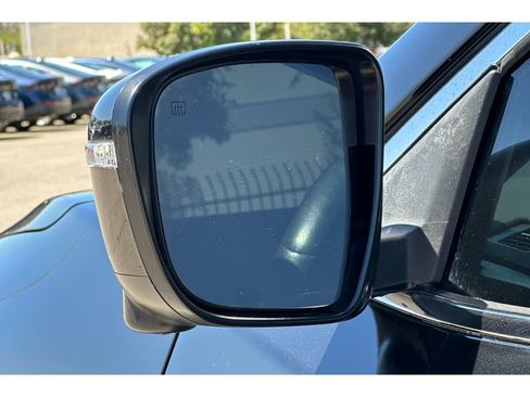 Used 2018 Nissan Rogue SL FWD image 11