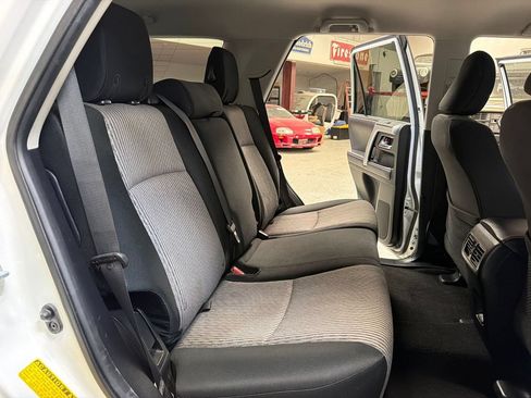Used 2020 Toyota 4Runner SR5 AWD/4WD image 42
