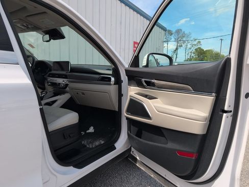Used 2022 Kia Telluride EX w/ EX Premium Package FWD image 12