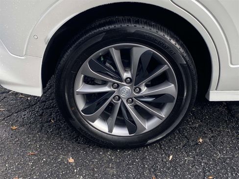 Used 2022 Buick Encore GX Essence w/ Advanced Technology Package image 7