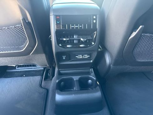Used 2023 Jeep Grand Cherokee L Altitude AWD/4WD image 39