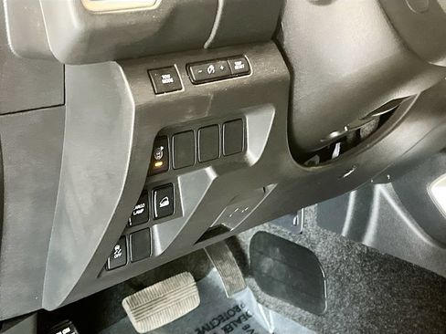 Used 2022 Nissan Frontier SV w/ Technology Package AWD/4WD image 10