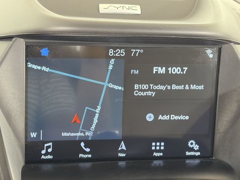 Used 2017 Ford Escape SE w/ SE Leather Comfort Package FWD image 18