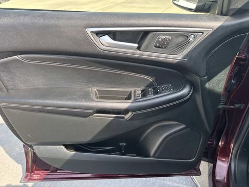 Used 2022 Ford Edge Titanium AWD/4WD image 18