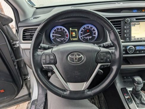 Used 2018 Toyota Highlander Limited Platinum image 10