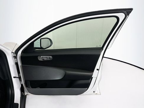 Used 2024 Hyundai Ioniq 6 SE RWD image 31