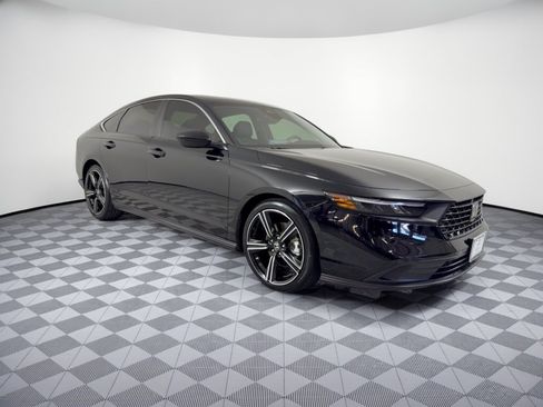 Used 2024 Honda Accord Sport image 7