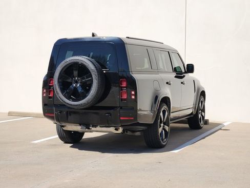 Used 2025 Land Rover Defender 130 X-Dynamic SE image 7