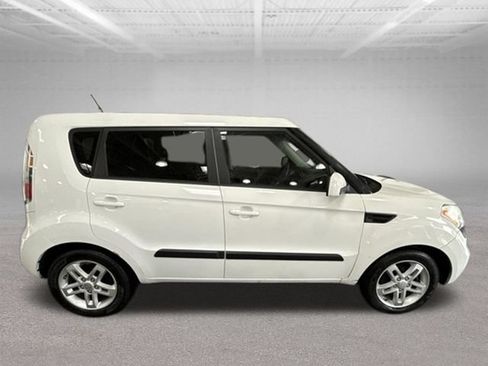 Used 2011 Kia Soul + w/ Audio Pkg FWD image 25