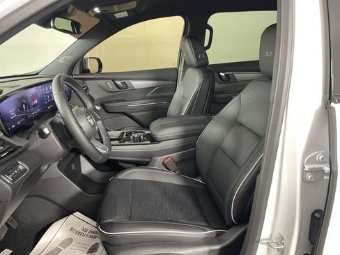 Used 2025 Buick Enclave Sport Touring image 18