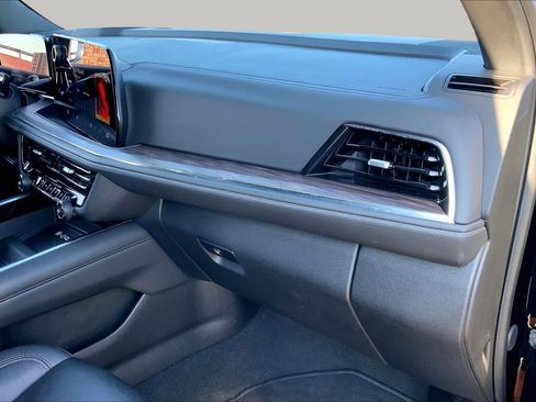 Used 2025 Chevrolet Tahoe Z71 AWD/4WD image 18