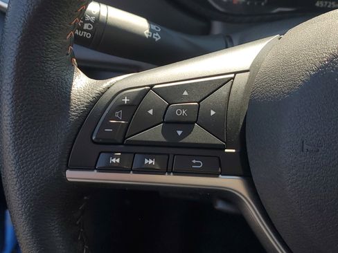 Used 2024 Nissan Versa SR image 27