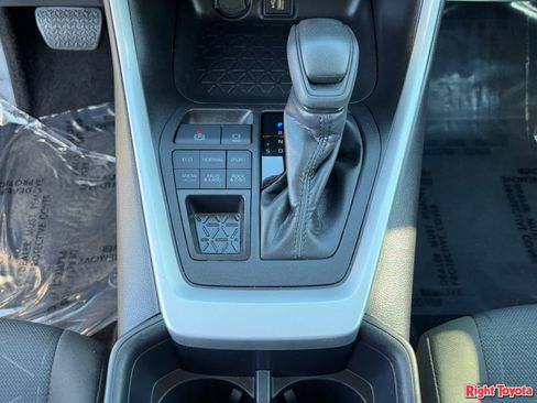 Certified 2025 Toyota RAV4 XLE AWD/4WD image 29