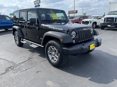 Used 2018 Jeep Wrangler Unlimited Rubicon w/ Cold Weather Group AWD/4WD image 2