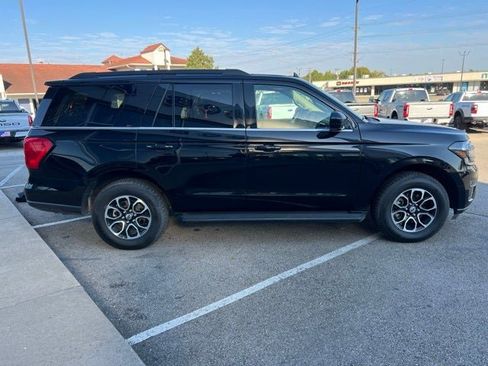 Used 2024 Ford Expedition XLT image 7