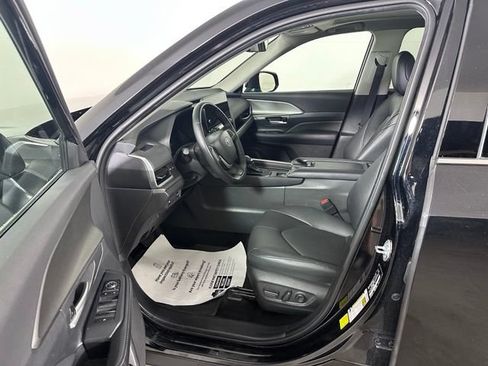 Certified 2025 Toyota Grand Highlander AWD Hybrid image 22