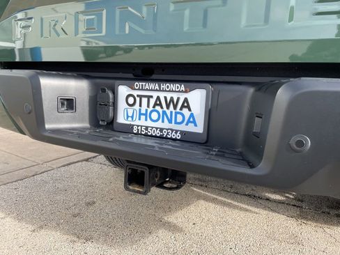 Used 2025 Nissan Frontier SV w/ SV Convenience Package image 14