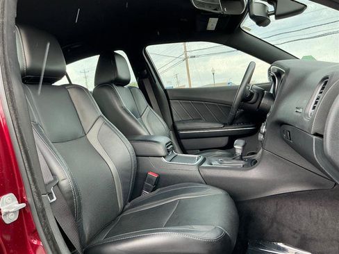 Used 2017 Dodge Charger R/T w/ Plus Group image 40
