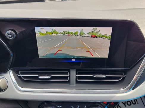 Used 2025 Chevrolet Trax LT FWD image 19