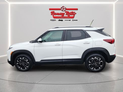 Used 2023 Chevrolet TrailBlazer LT image 2