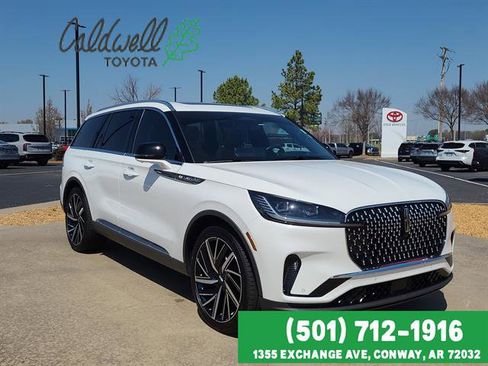 Used 2025 Lincoln Aviator Reserve w/ Equipment Group 201A image 3