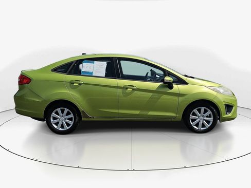 Used 2013 Ford Fiesta SE FWD image 5