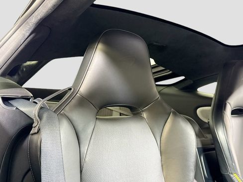 Used 2023 McLaren GT RWD image 21