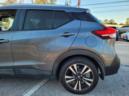 Certified 2020 Nissan Kicks SV image 4