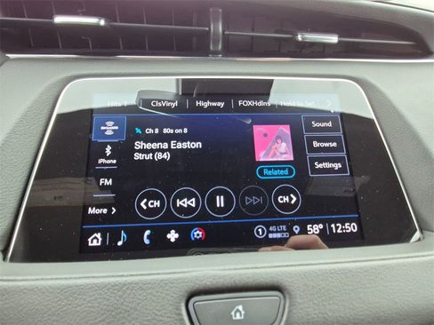 Used 2023 Cadillac XT4 Premium Luxury image 16