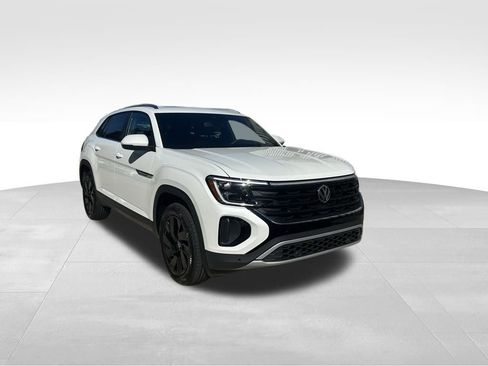 New 2026 Volkswagen Atlas Cross Sport SE FWD image 2