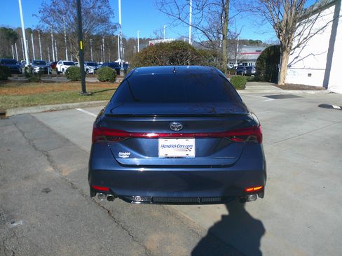 Used 2019 Toyota Avalon Touring image 11