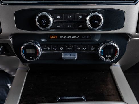 Used 2022 Ford F250 Lariat w/ Black Appearance Package image 26