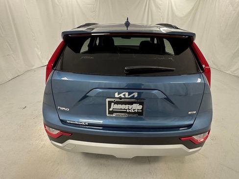 New 2026 Kia Niro EX FWD image 4