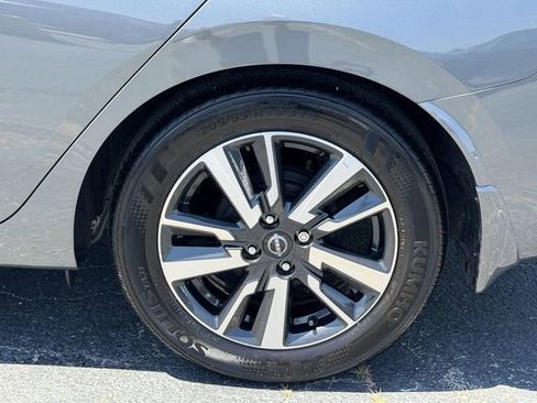Certified 2025 Nissan Versa SV w/ Trunk Package FWD image 28
