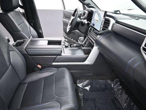 Used 2025 Toyota Sequoia Platinum AWD/4WD image 20