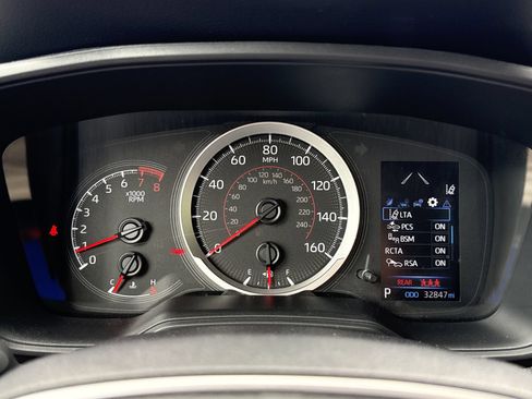 Used 2022 Toyota Corolla Cross LE FWD image 18