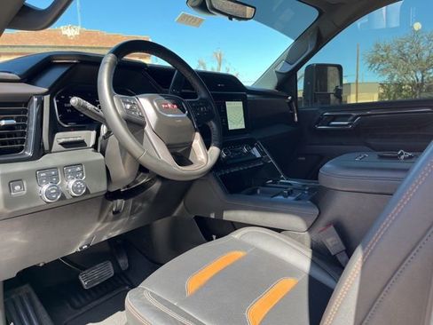 Used 2025 GMC Sierra 2500 AT4 w/ AT4 Premium Plus Package AWD/4WD image 16
